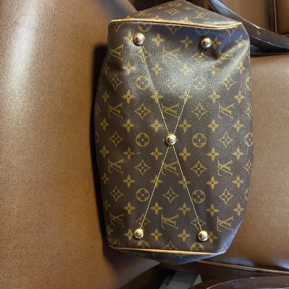 Gently used Louis Vuitton bag Date code Sd0180 This would make a perfect gift ! - Picture 3 of 8